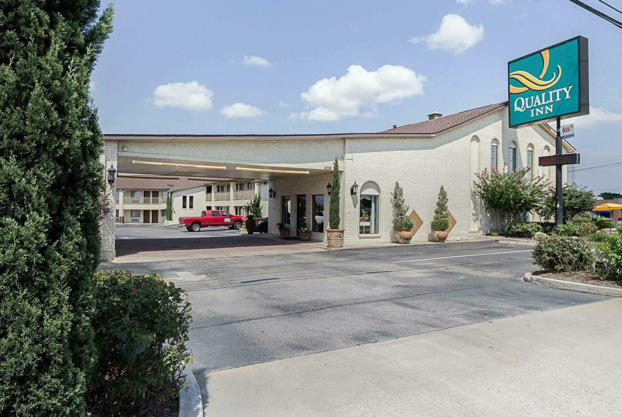Quality Inn Near Lake Marble Falls Exterior foto